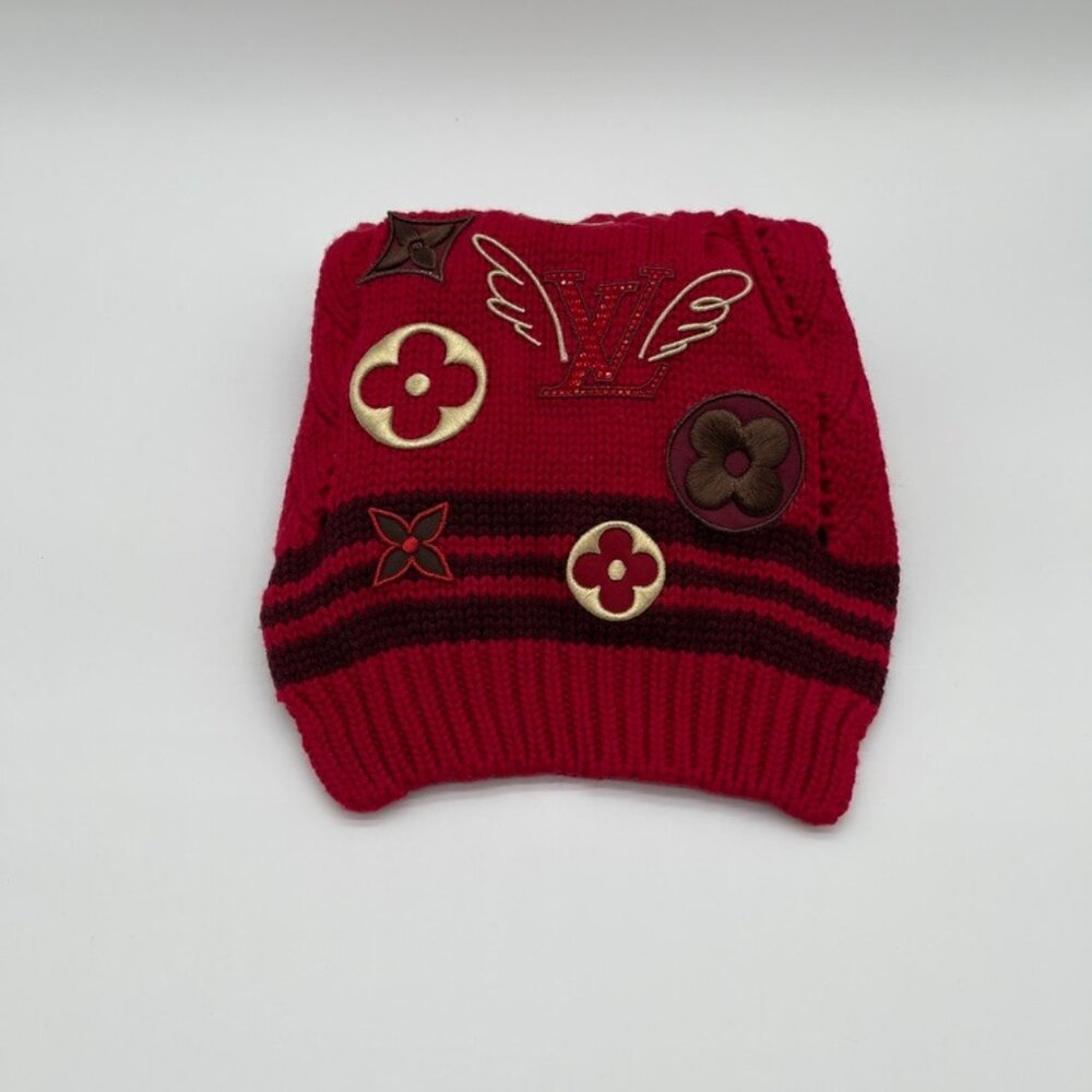 Louis Vuitton Red Winter Scarf with LV Logo Appliques - rare! (176318)
